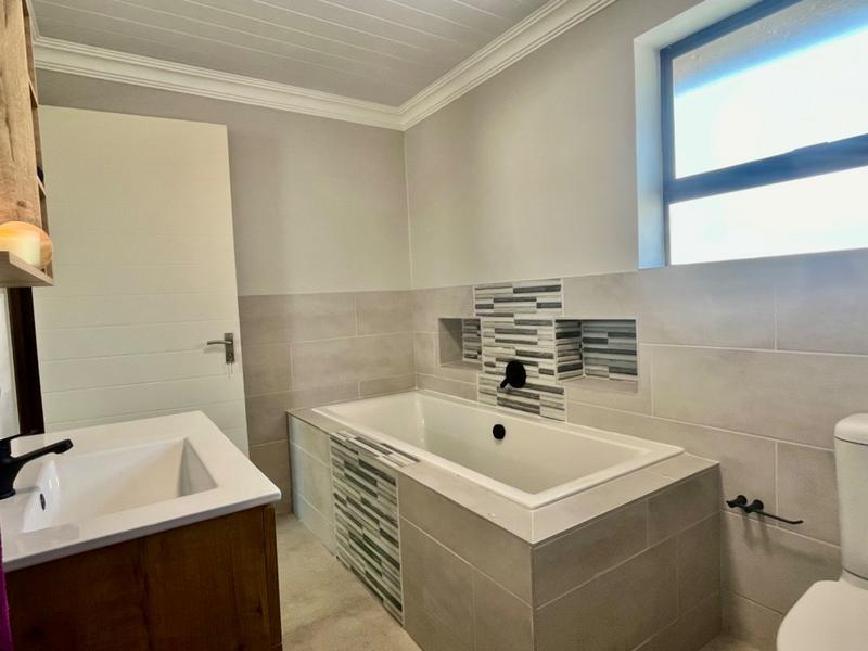 3 Bedroom Property for Sale in Reebok Western Cape